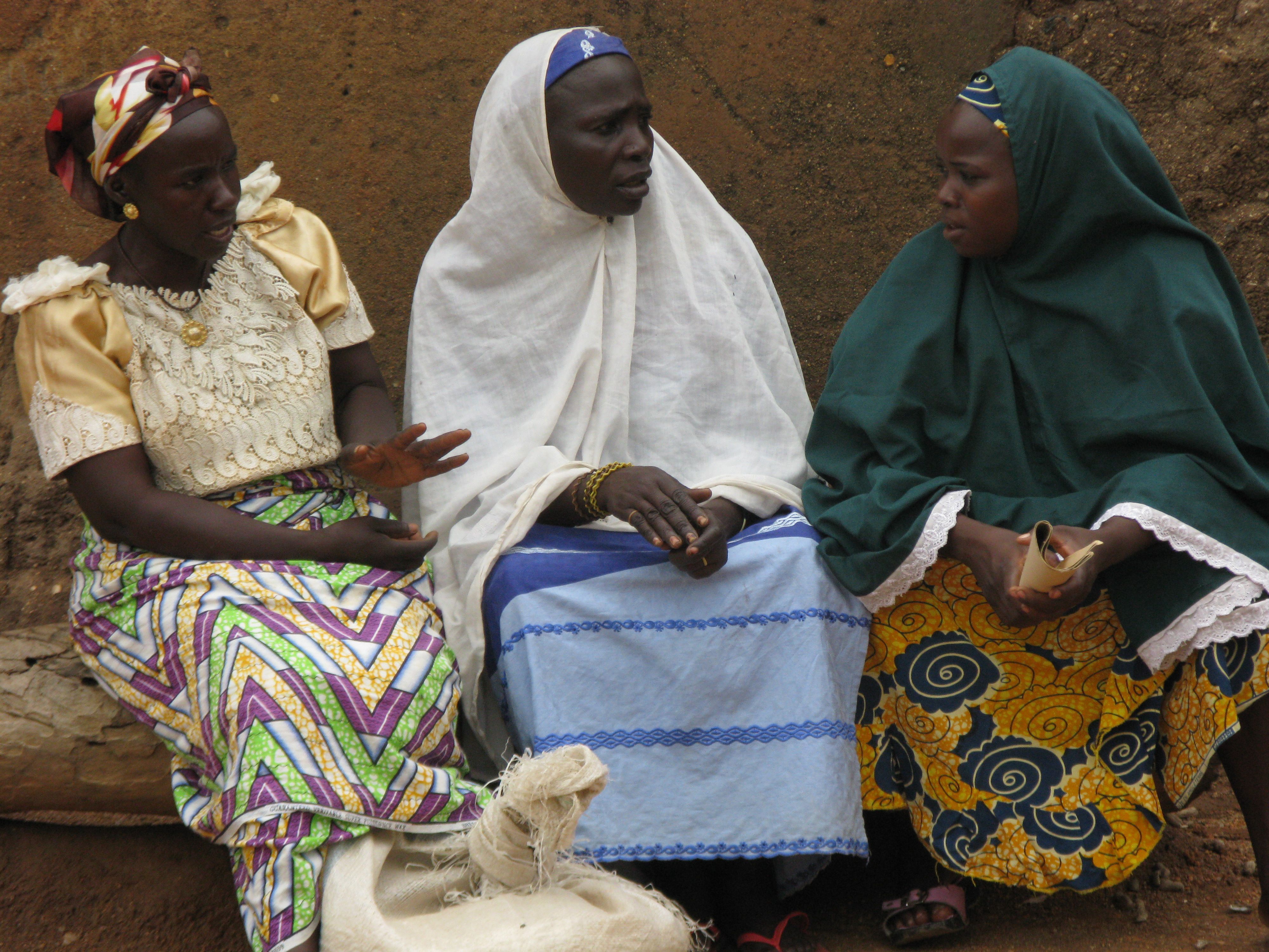 Interreligiöser Dialog auf einem Markt in Nordnigeria (Foto: Bruce Campbell, 2009)